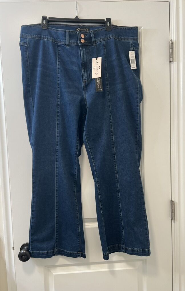 WOMEN ‘S HIGH RISE BOOTCUT JEAN