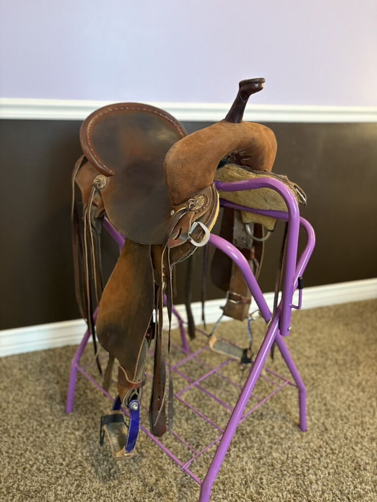 Double J Barrel Saddle