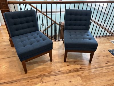 Matching Chairs (2)