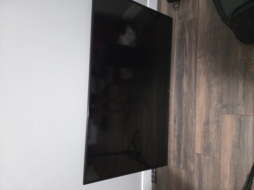 60 Inch LG tv with mount