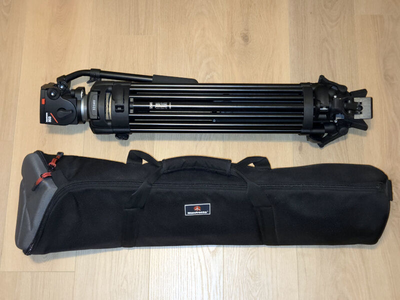 Manfrotto pro Tripod, Fluid Head, Half Ball (Italy-made) & nice bag, like new