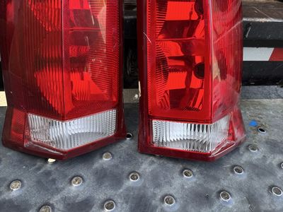 CADILLAC ESCALADE TAIL LIGHTS 2002-2006