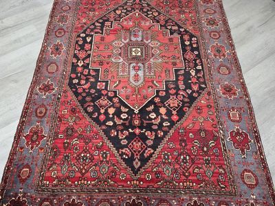 Handmade Wool Rug, Persian Bijar, Size 6'7" x 4'6"