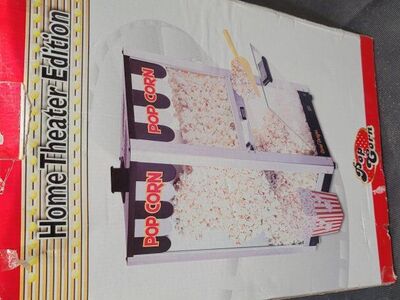 NEW - Movie theater grade popcorn maker