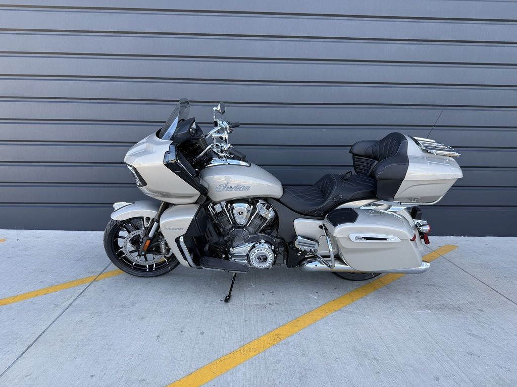 2026 Indian Motorcycle® Pursuit® Limited 112 w/PowerBand Audio Black Metallic