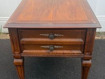 Darling table