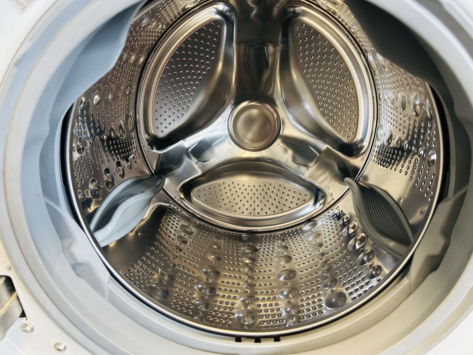 Main image 6