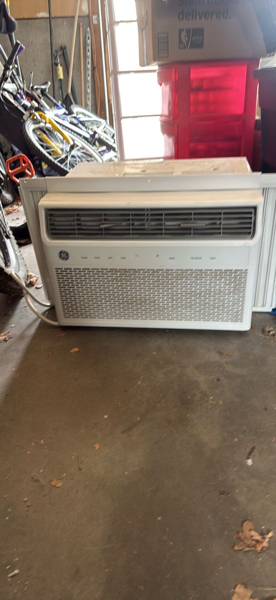 GE 8,000 BTU Window Air Conditioner - Used, White