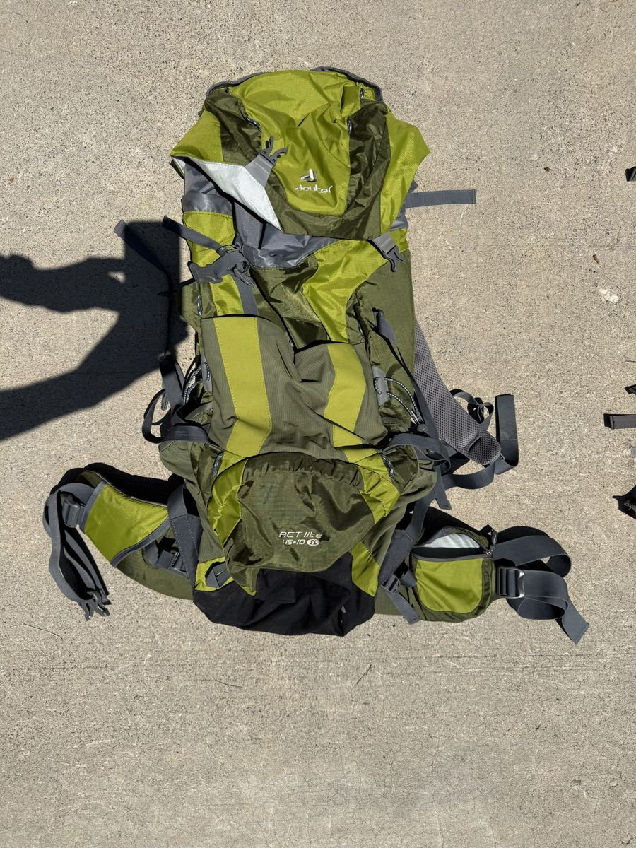 Deuter ACT Lite 45+10 SL Backpacking Pack Green Gray
