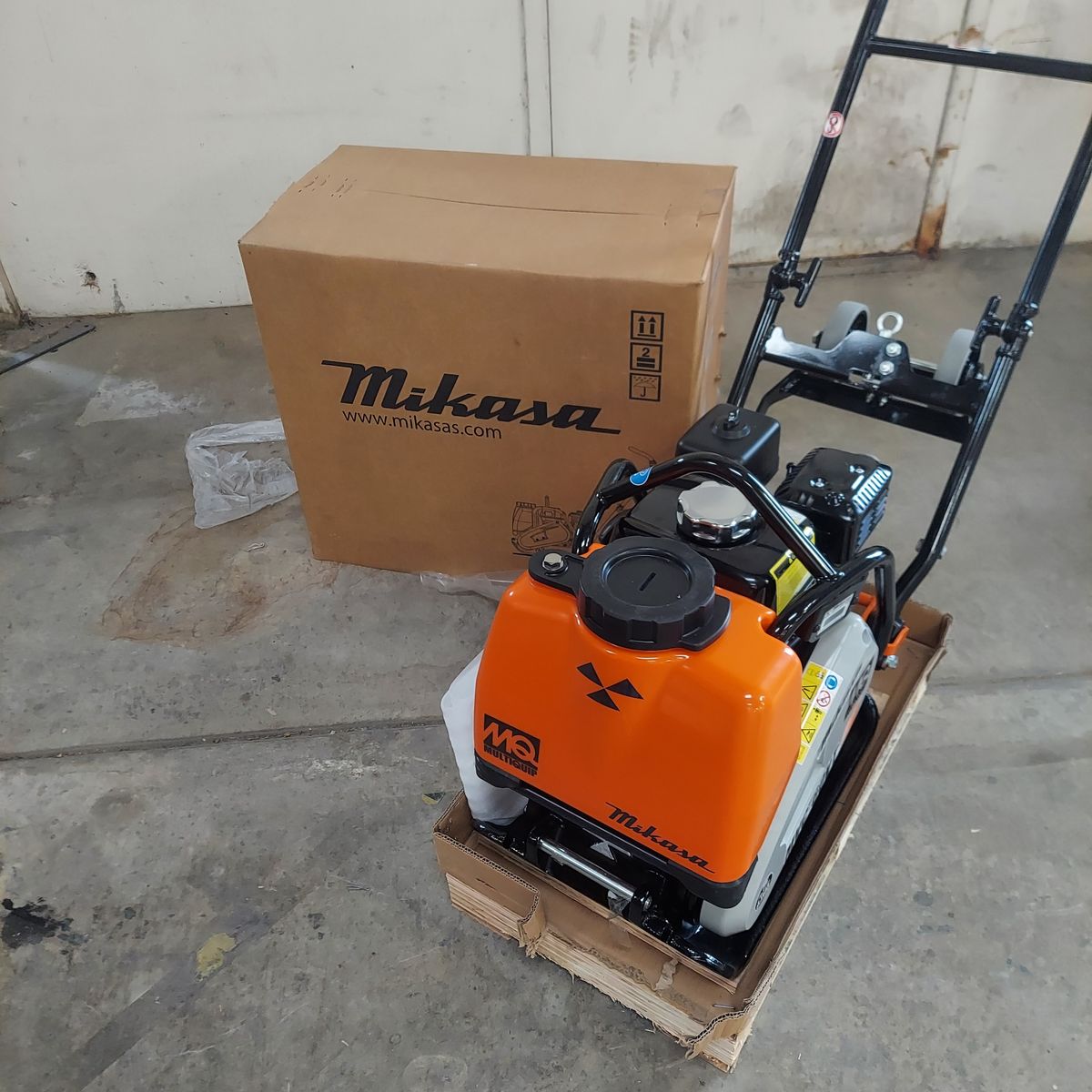 MIKASA MVC60VTHW PLATE COMPACTOR