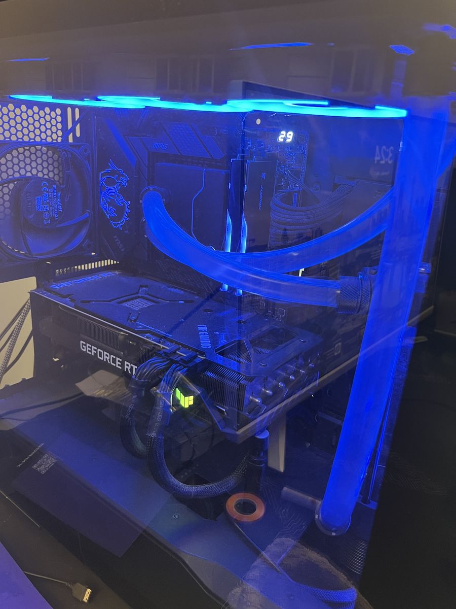 Custom Gaming PC with Keyboard, Mouse and Monitor
