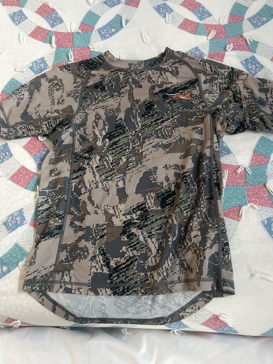 Sitka camo shirt (Men’s M)