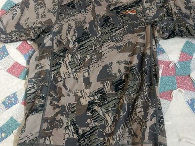 Sitka camo shirt (Men’s M)