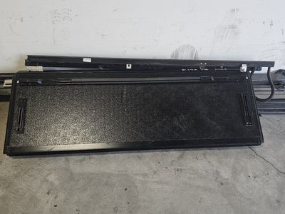 Truck bed cover