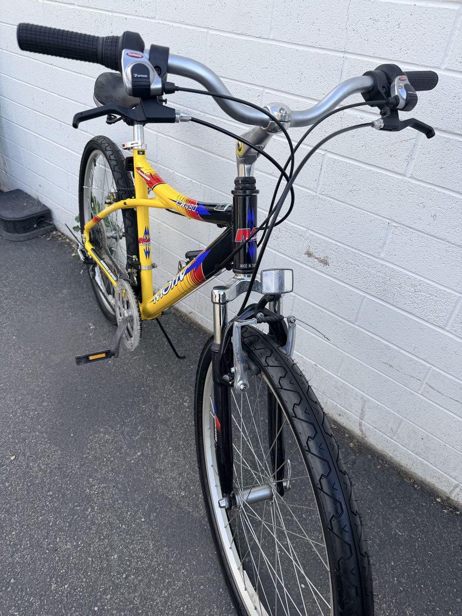New Motiv CA480 Mountain Bike Yellow 7-Speed