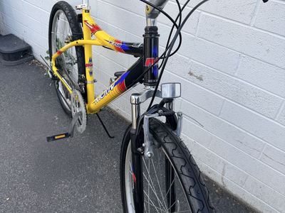New Motiv CA480 Mountain Bike Yellow 7-Speed