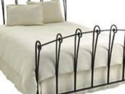 Black Metal Scroll Design Bed Frame queen