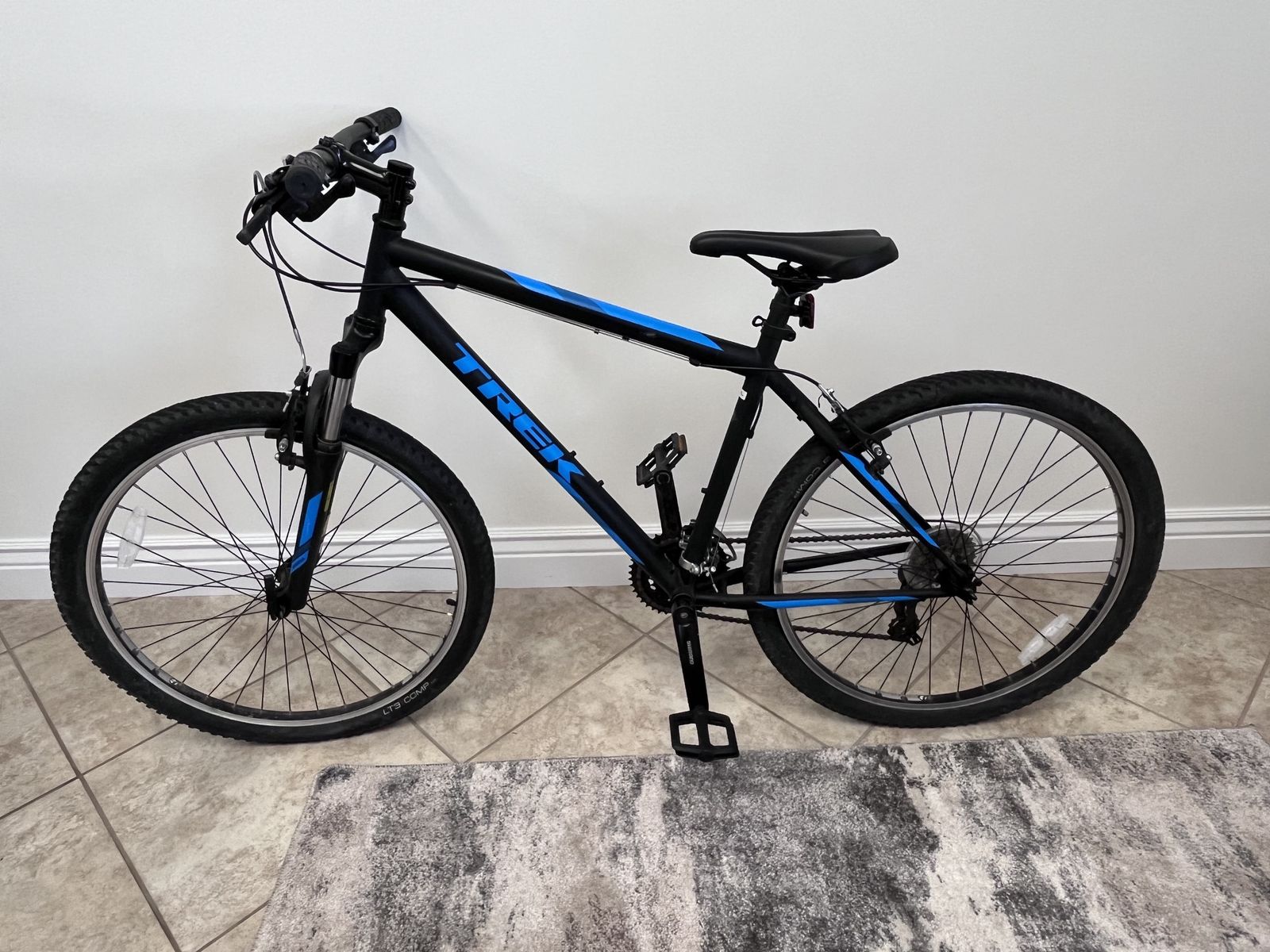2020 Trek 820 Mountain Bike - Near Mint