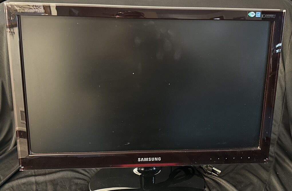 23 Samsung SyncMaster Monitor