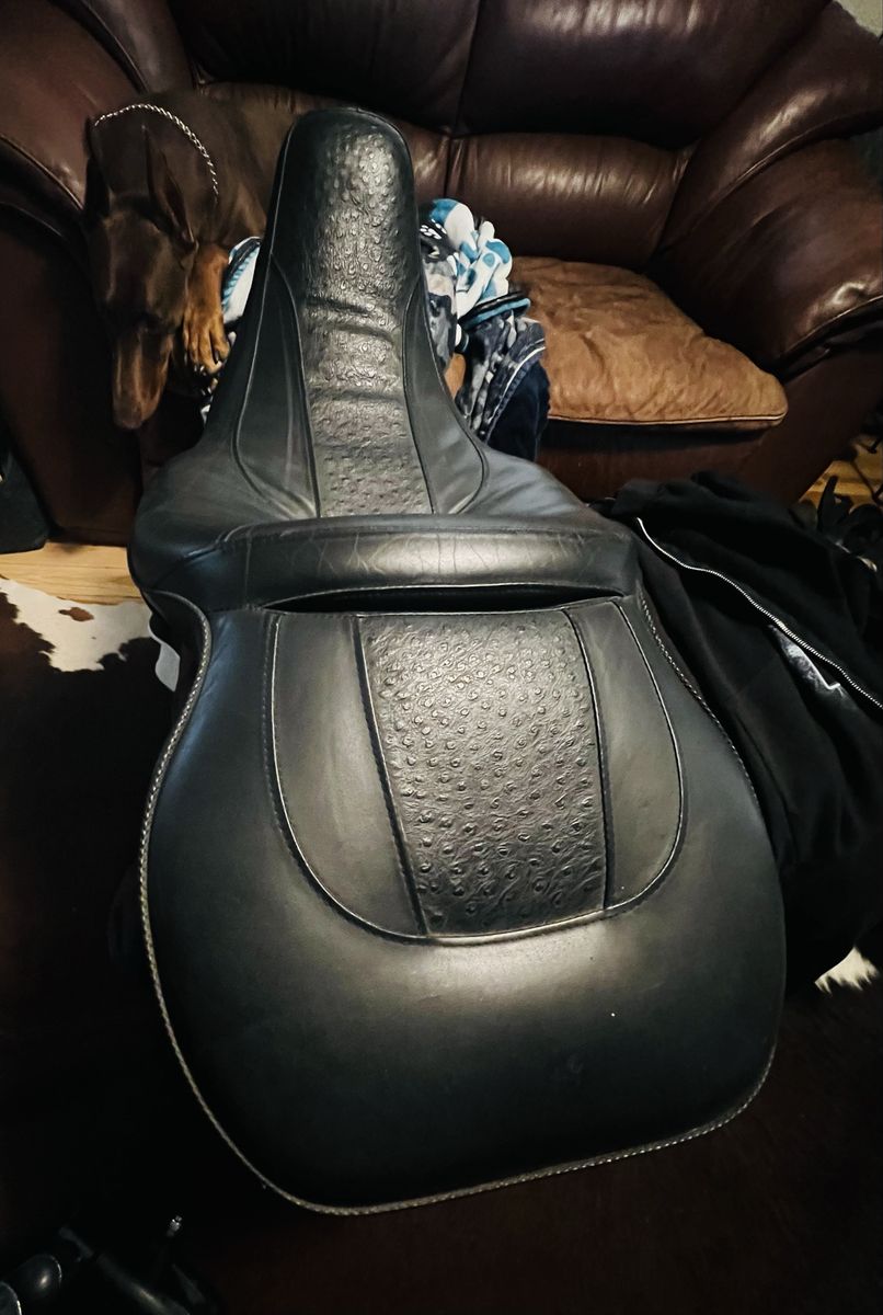 O.E.M Harley Davidson Seat