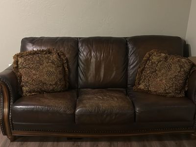 y2k brown vintage sofa with pillows