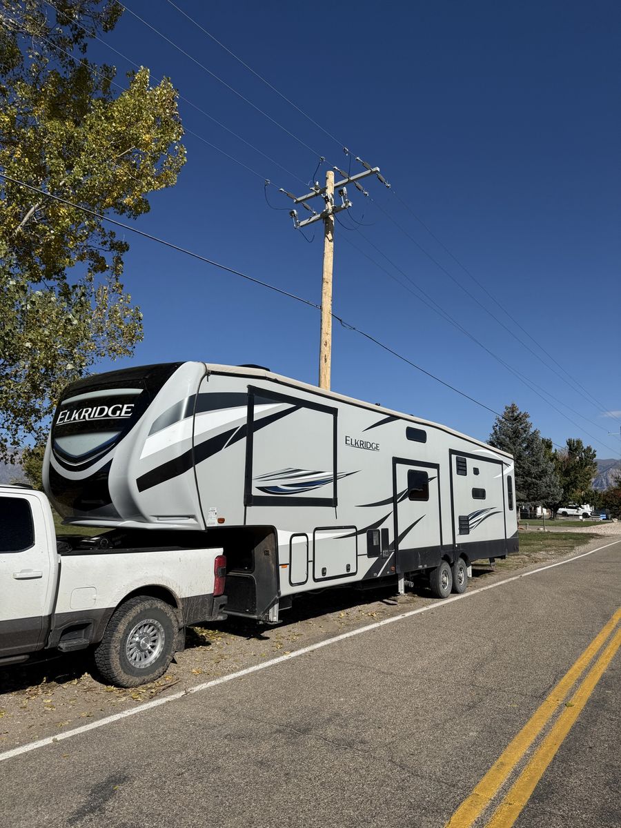 21 Heartland Elkridge 38mb With Built In Generator