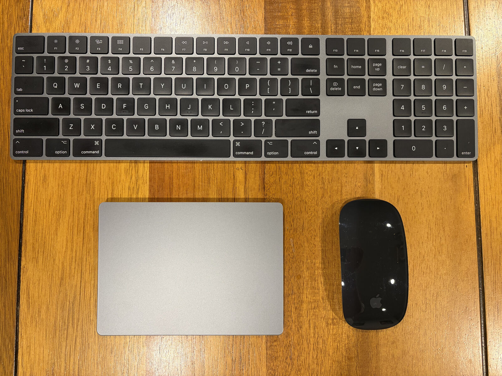 Apple Magic Keyboard, mouse and trackpad (Lightning charge and wireless)