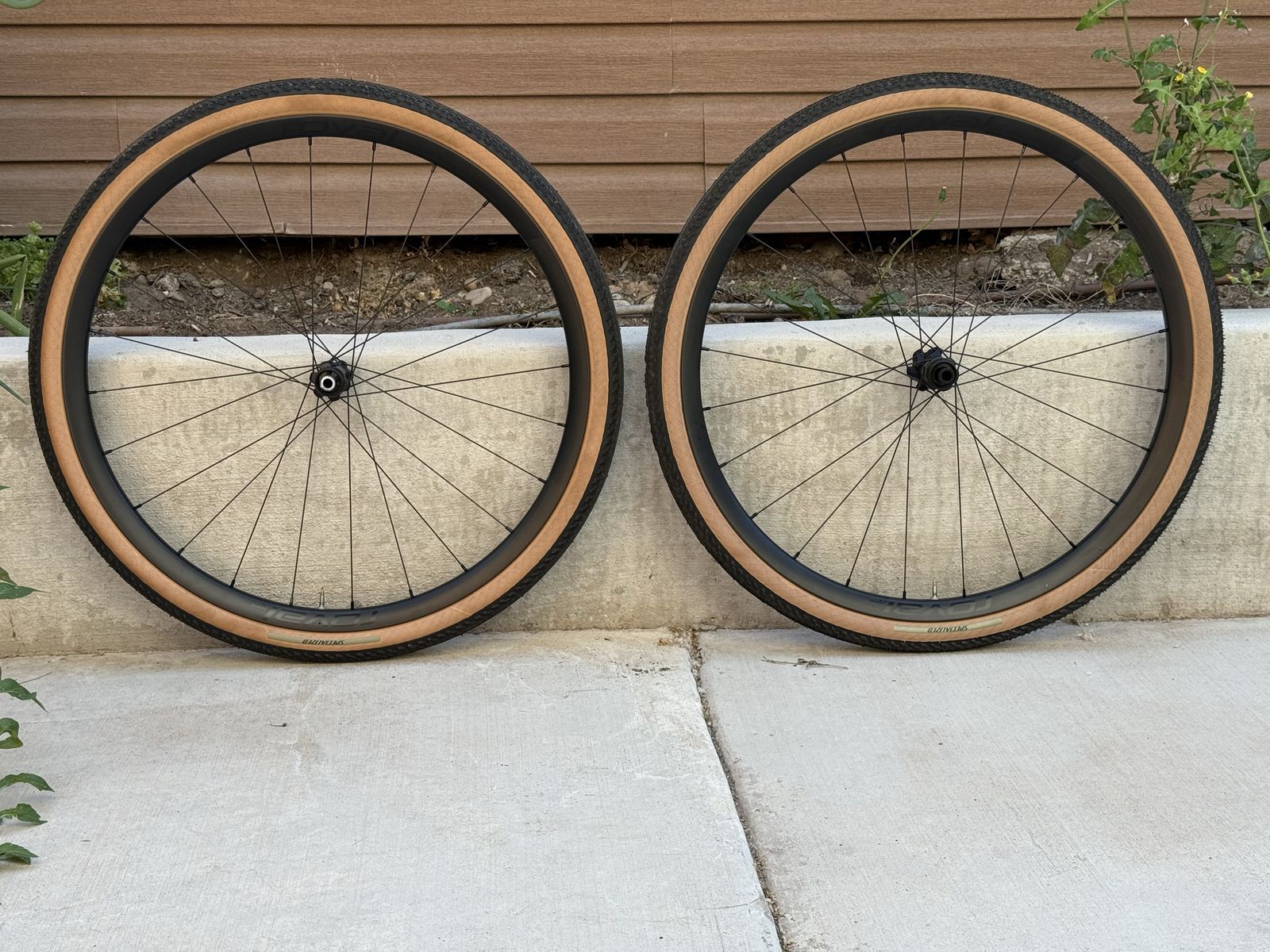 Roval C Terra III wheels and Pathfinder tires