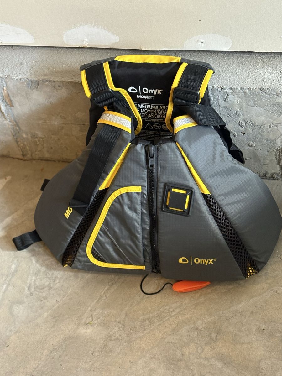 Onyx MoveVent Dynamic Paddle Sports Life Vest - Medium/Large, Gray/Yellow