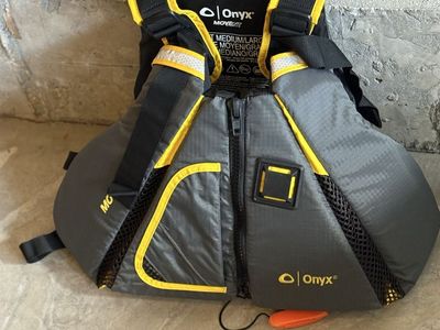 Onyx MoveVent Dynamic Paddle Sports Life Vest - Medium/Large, Gray/Yellow