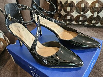 Black Apt. 9 Size 11 Dress heels Pumps Stiletos