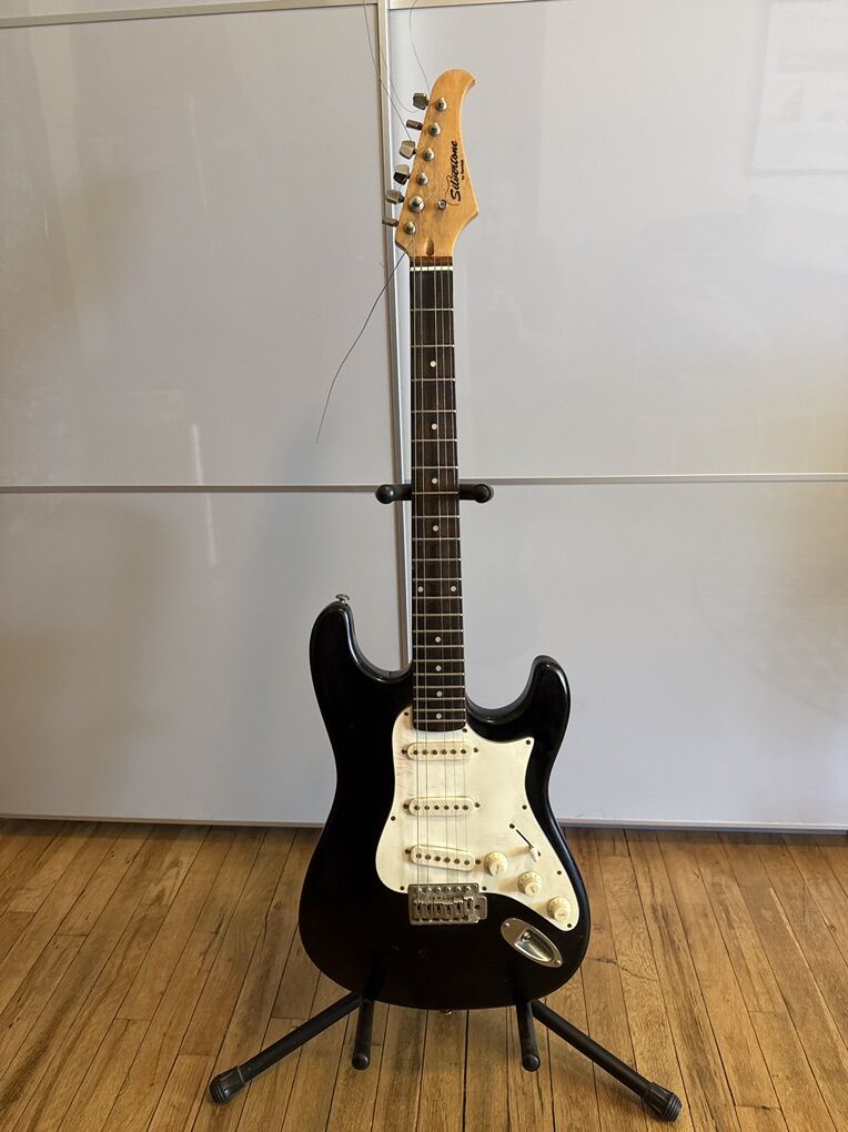 Silvertone By Samick