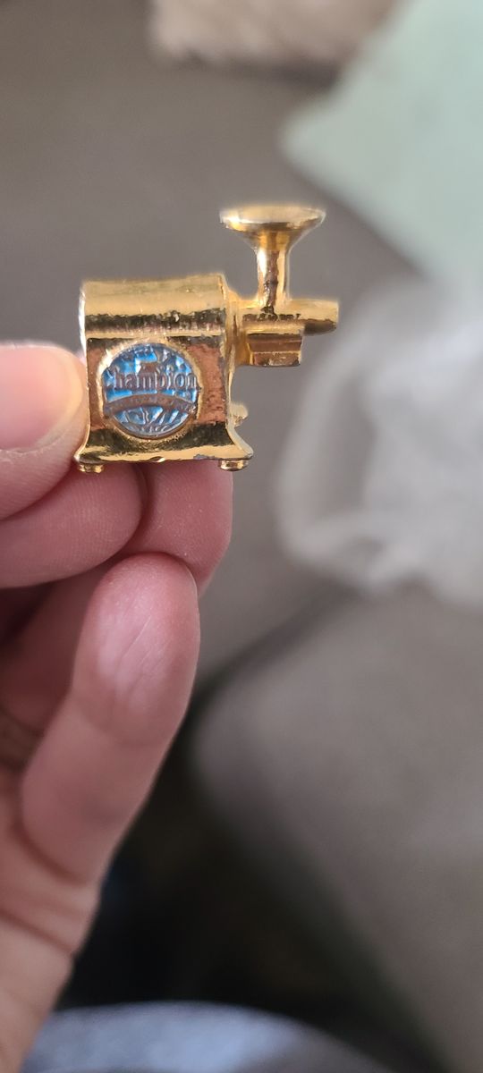 Champion Juicer Keychain