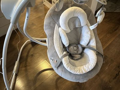 Baby swing