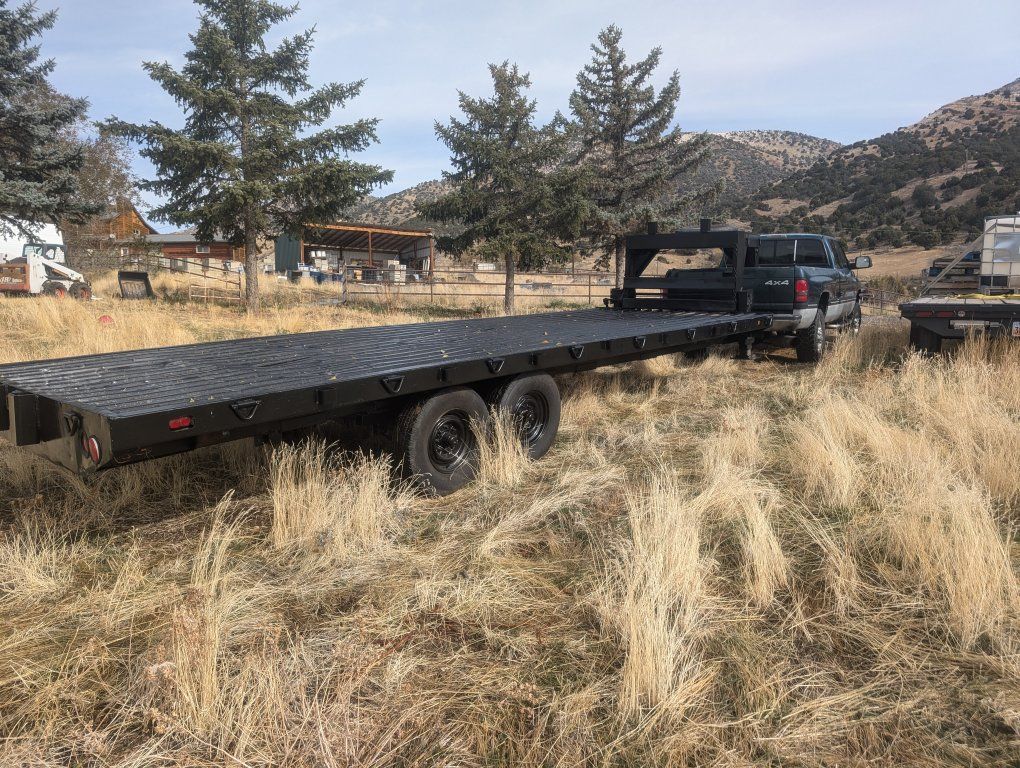 23 ft Gooseneck Trailer 14k lbs GVWR