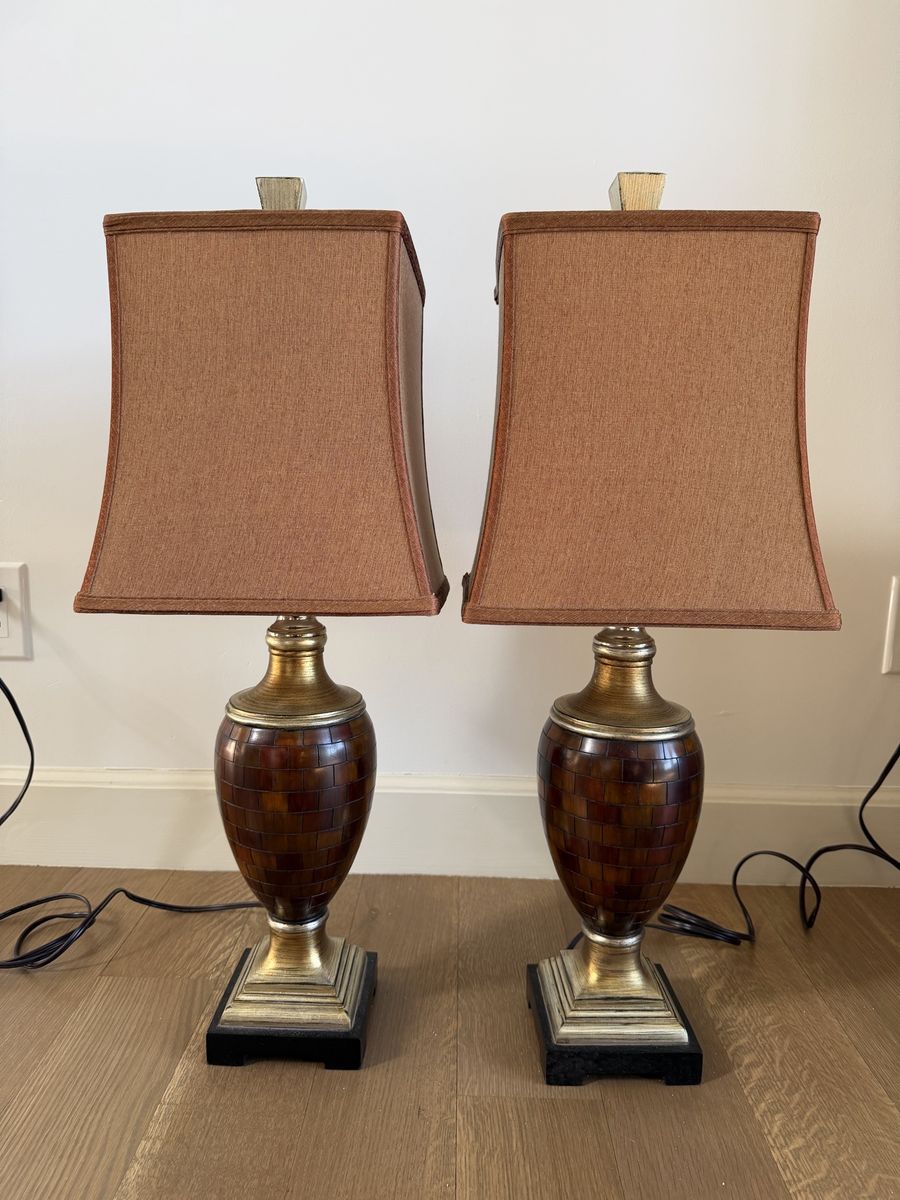 Set of 2 Traditional Table Lamps – Warm Bronze & Wood Tones