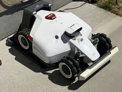 Mammotion LUBA 2 AWD 3000 Robotic Lawn Mower
