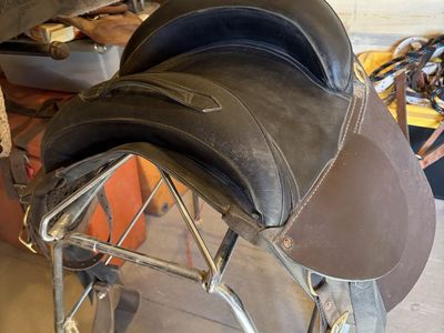 Kids saddle