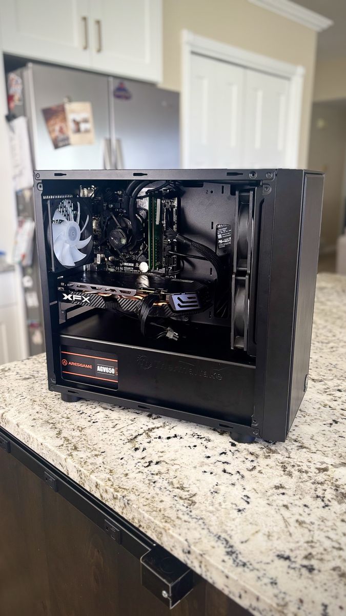 Custom Gaming PC: Intel i7-6700, RX 580 8GB, 16GB RAM, SSD, AIO Liquid Cooled, Thermaltake Case