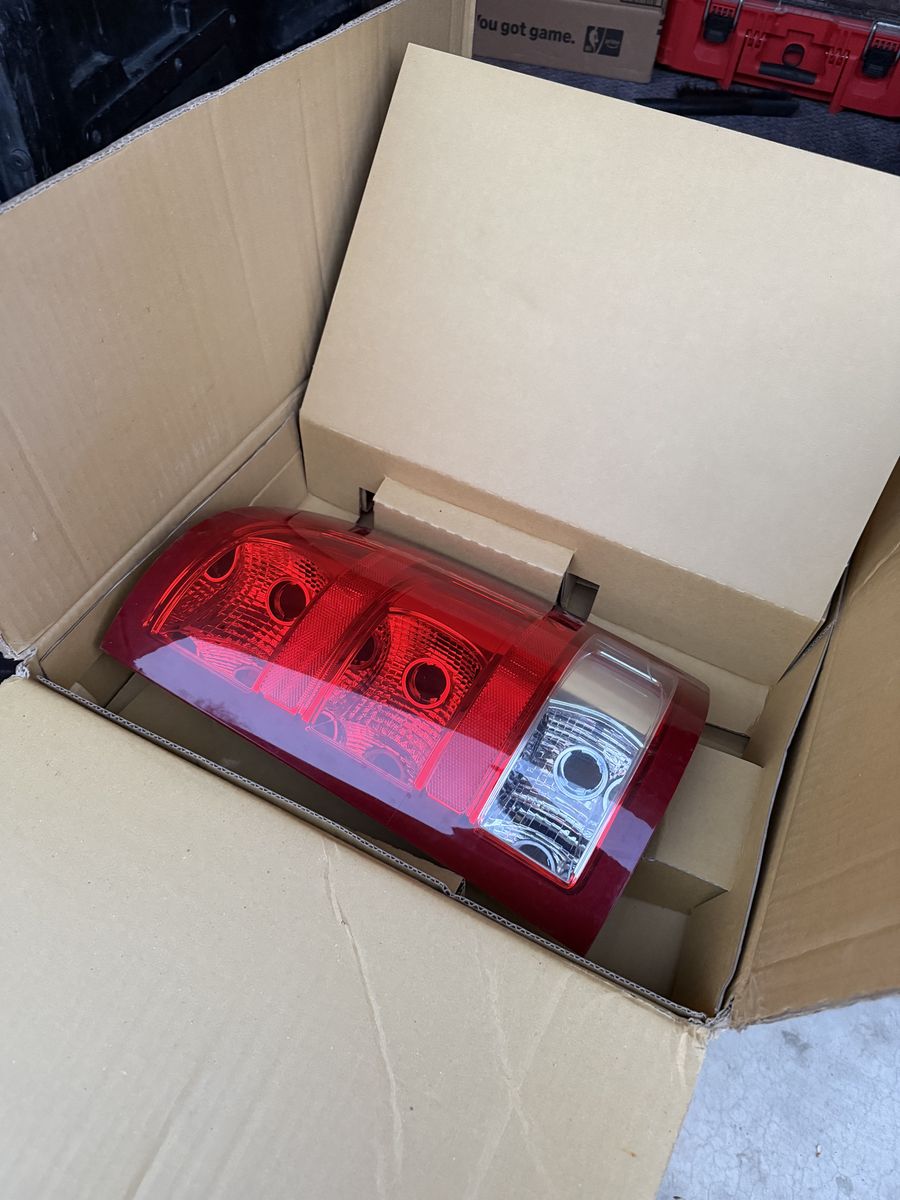 2008 GMC Sierra Tail Lights