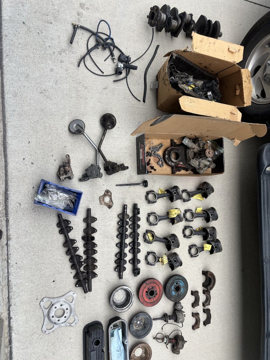 Assorted Mopar 318LA parts