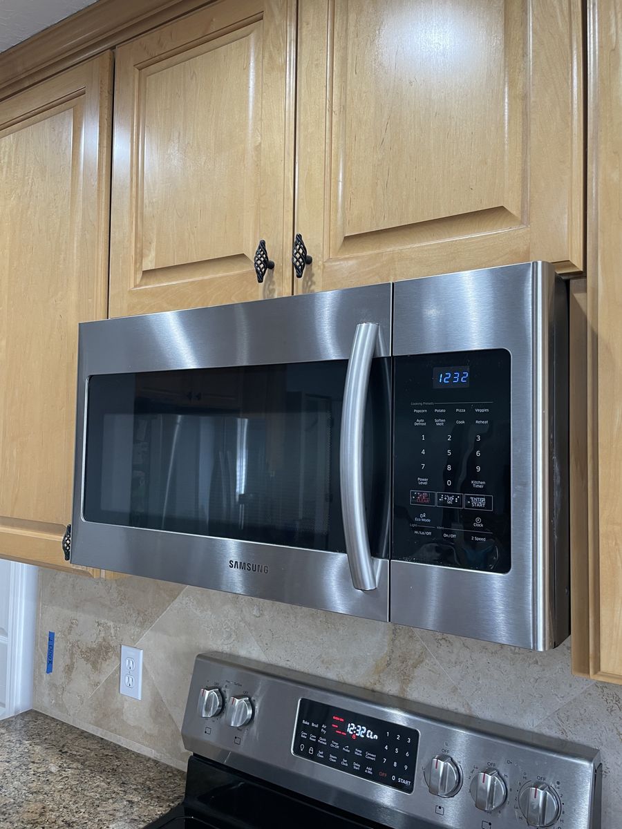 Full set of kitchen cabinets