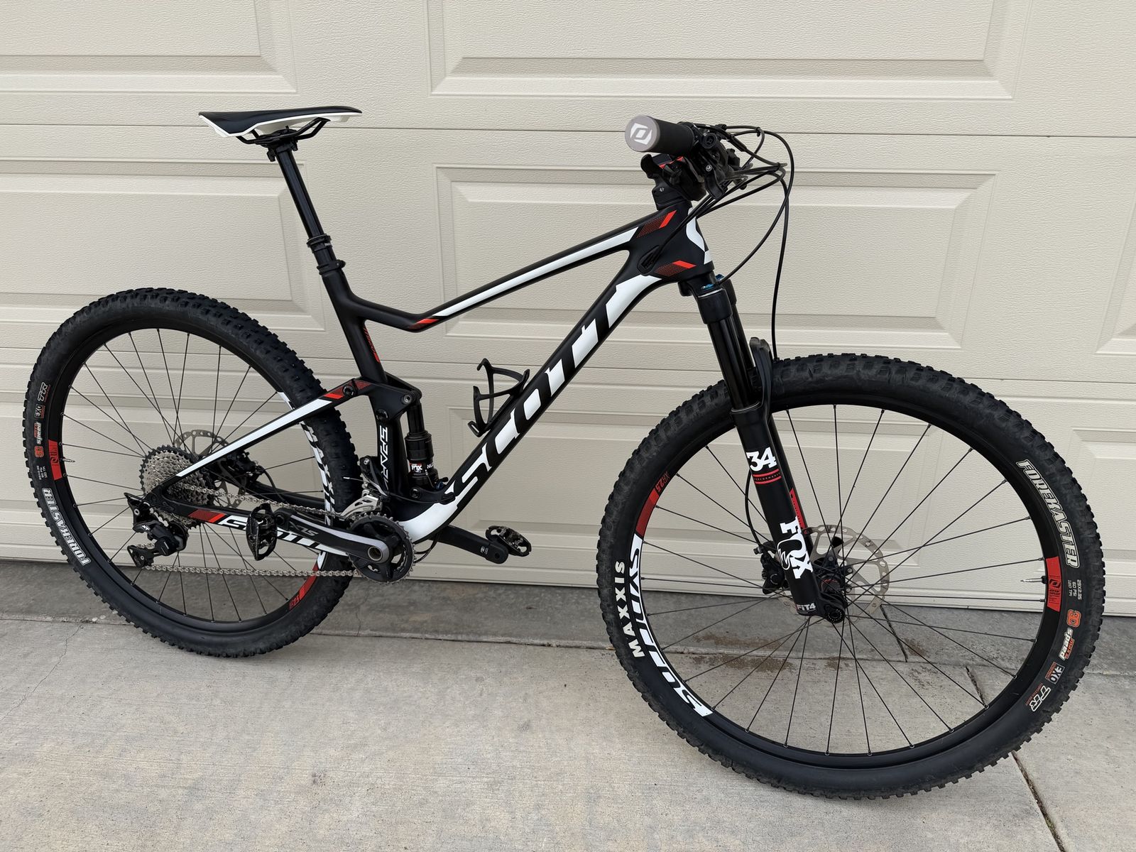 2017 Scott Spark 920 Carbon, 29er, Large