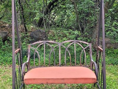 Outdoor Metal Garden Swing / Glider Bench – Rustic Vintage Style