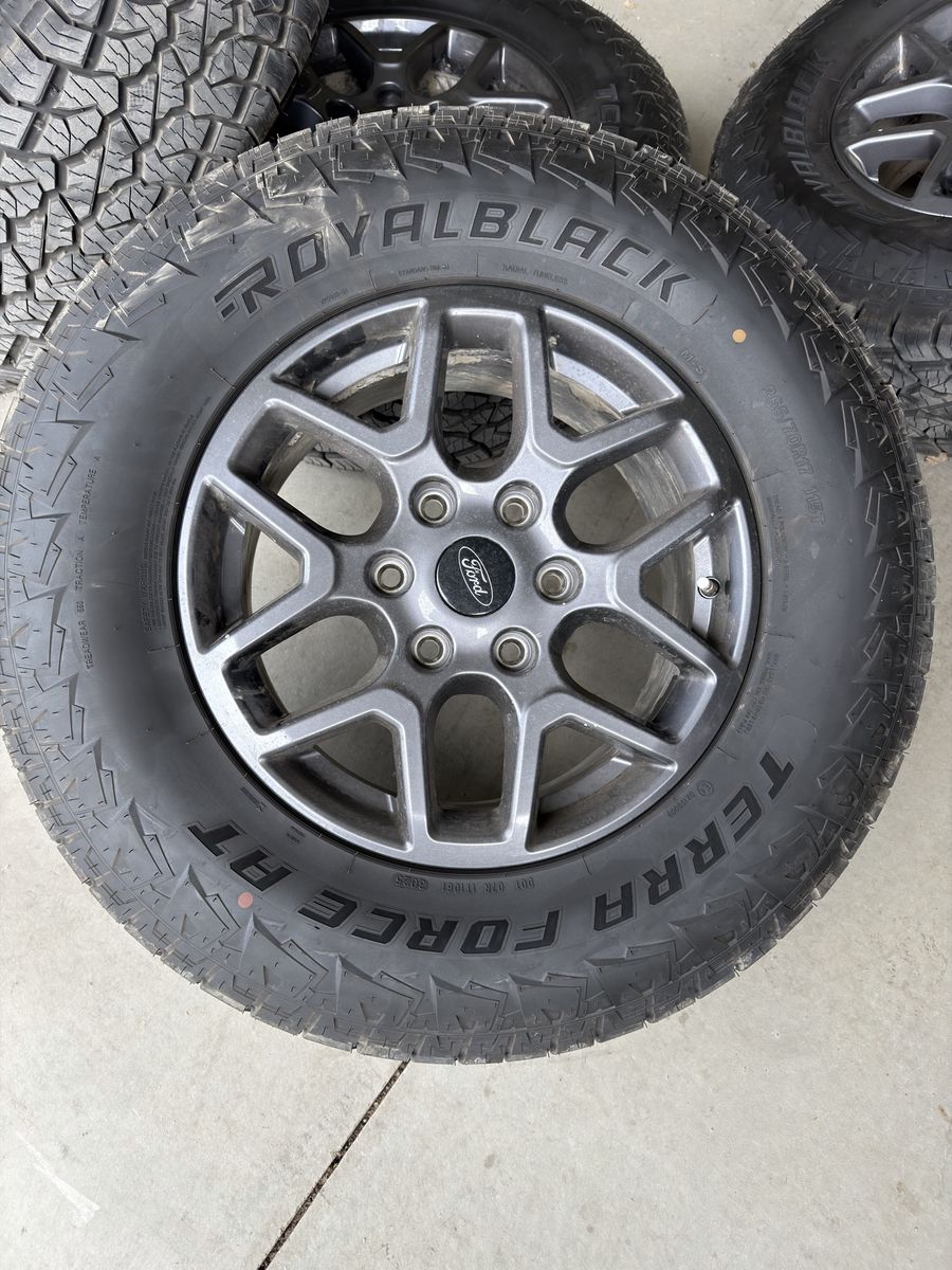 Ford Ranger wheels and tires with sensors
