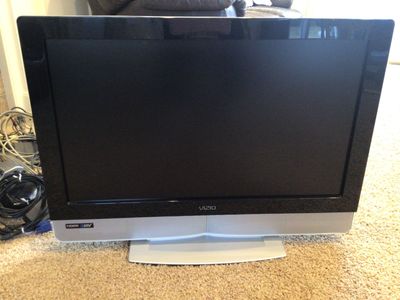 VIZIO TV 32” 2007 excellent condition, works great!