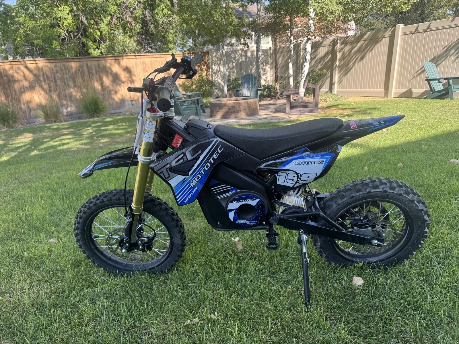 MotoTec 48v 1800w Lithium Pro Electric Dirt Bike- blue and black
