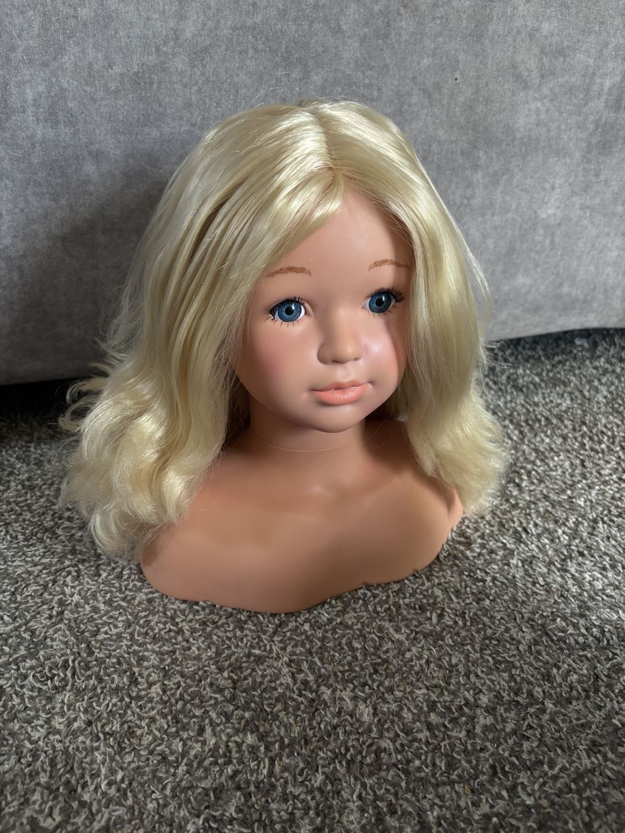 Lakeshore makeup and hairstyling doll