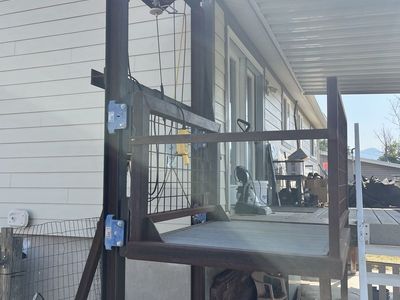 Heavy duty wheel chair lift
