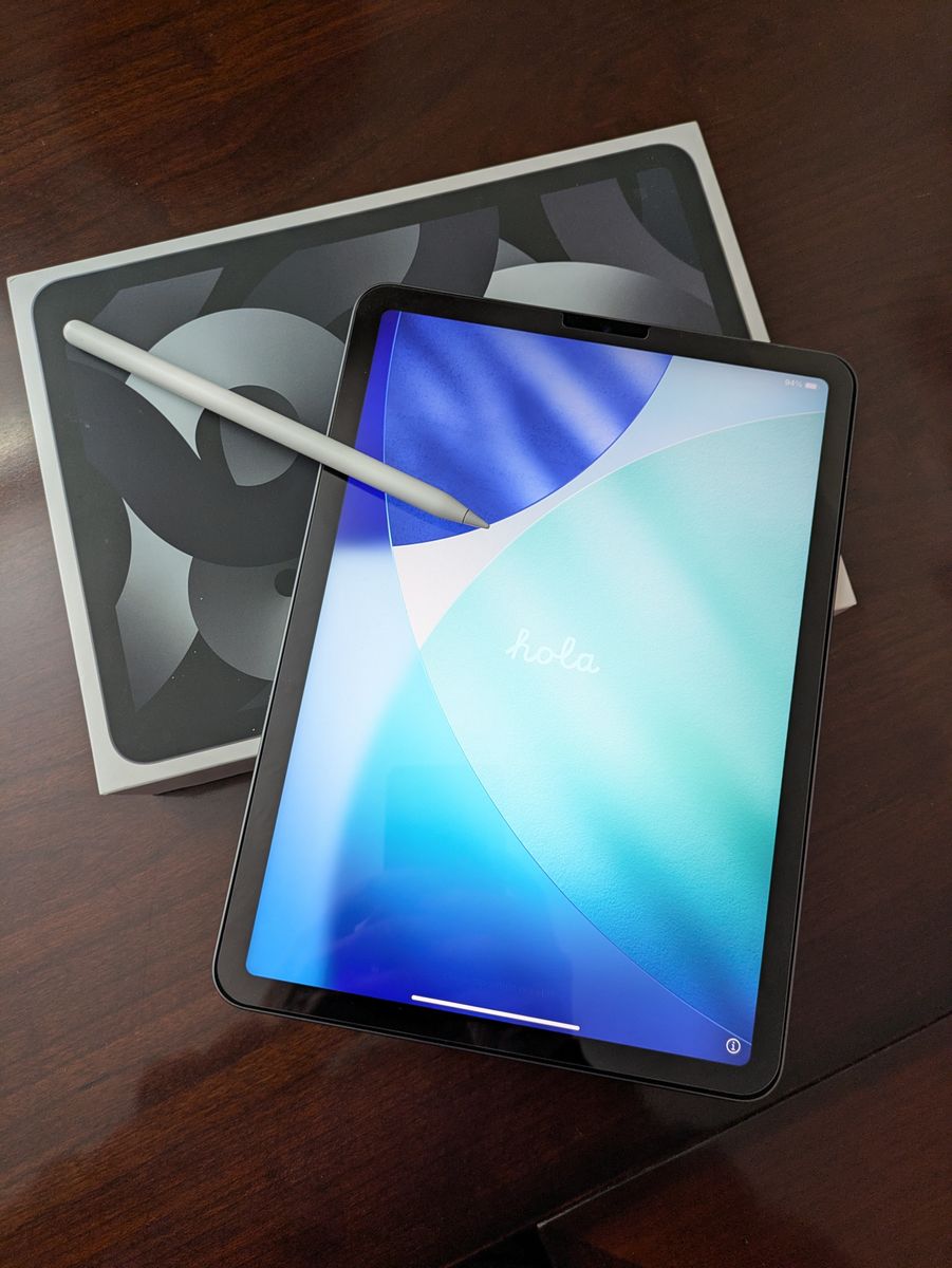 iPad Air (5th generation) 64GB with Apple Pencil 2